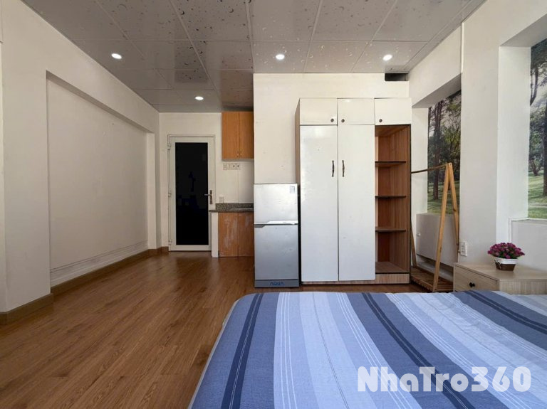 Cho thuê studio cửa sổ gần công Viên Tao Đàn, Đh Kinh Tế UEH, Đh Mở,...