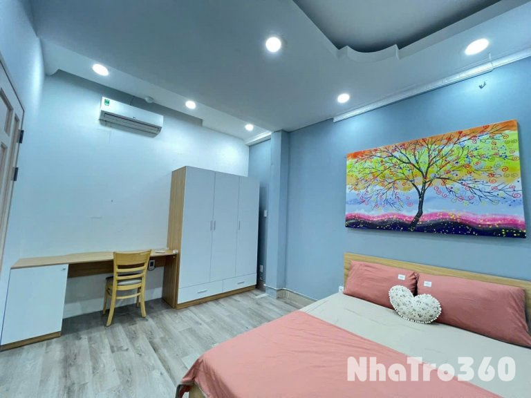 Căn hộ 2PN full nội thất cửa sổ thoáng Hoàng Diệu quận 4, gần Đại học Luật