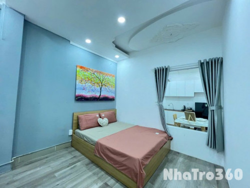 Căn hộ 2PN full nội thất cửa sổ thoáng Hoàng Diệu quận 4, gần Đại học Luật