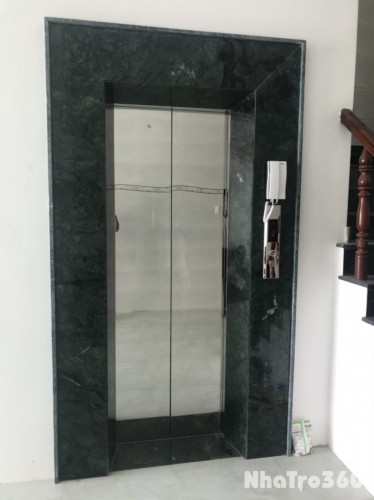Cho thuê nhà đẹp, căn góc, Thái Hà, thang máy; vỉa hè 98m2* 5T- 31 Tr