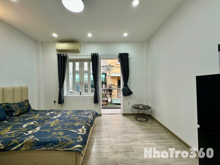 Cho thuê căn hộ ban công, Q1, đường Nguyễn Trung Ngạn, gần Thảo Cầm Viên, Cầu Thị Nghè, Cầu Ba Son