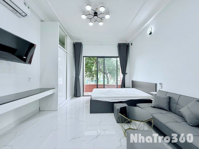 Cho thuê căn hộ gần Q1 ban công, full nội thất