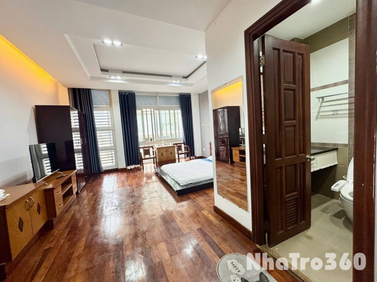 1 Phòng Ngủ full nt ban công ở liền được ngay Sân Bay