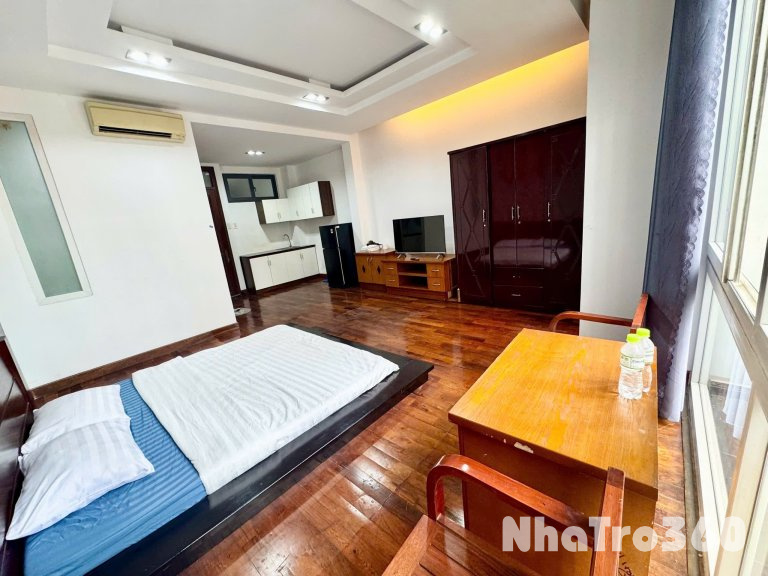 1 Phòng Ngủ full nt ban công ở liền được ngay Sân Bay