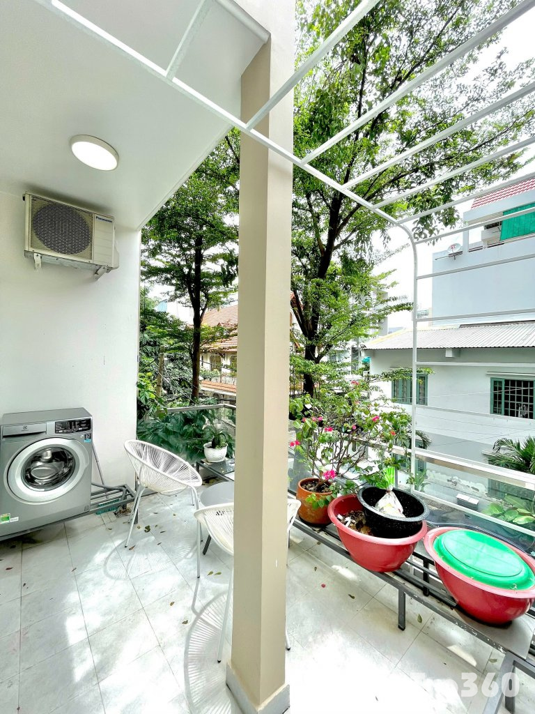 Studio ban công rộng rãi, full nội thất – gần sân bay Tân Sơn Nhất & CV Hoàng Văn Thụ
