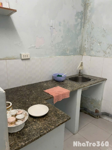 CHO THUÊ NHÀ HẺM BA GÁC NGUYỄN TẤT THÀNH, PHƯỜNG XÓM CHIẾU (P.13, Q.4) GIÁ 5 TRIỆU 500.