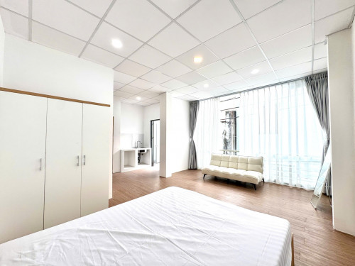 Studio ban công máy giặt riêng - gần cầu Kênh Xáng, cầu Him Lam, cầu Nguyễn Văn Cừ, vòng xoay Trung Sơn,...
