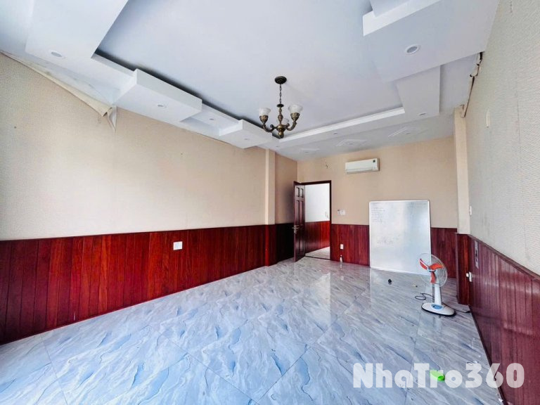 Studio rộng 35m2 ban công có thể làm văn phòng Q6