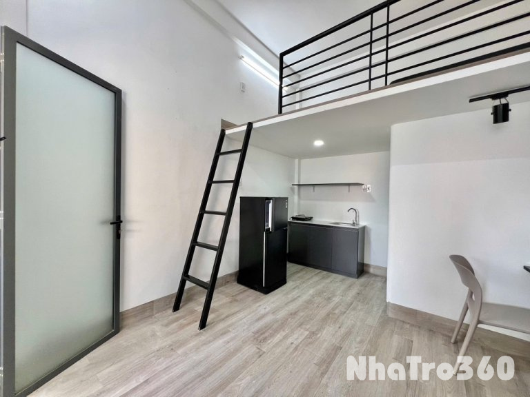 Duplex diện tích rộng, ngay Tân Sơn Nhất, Q. TB