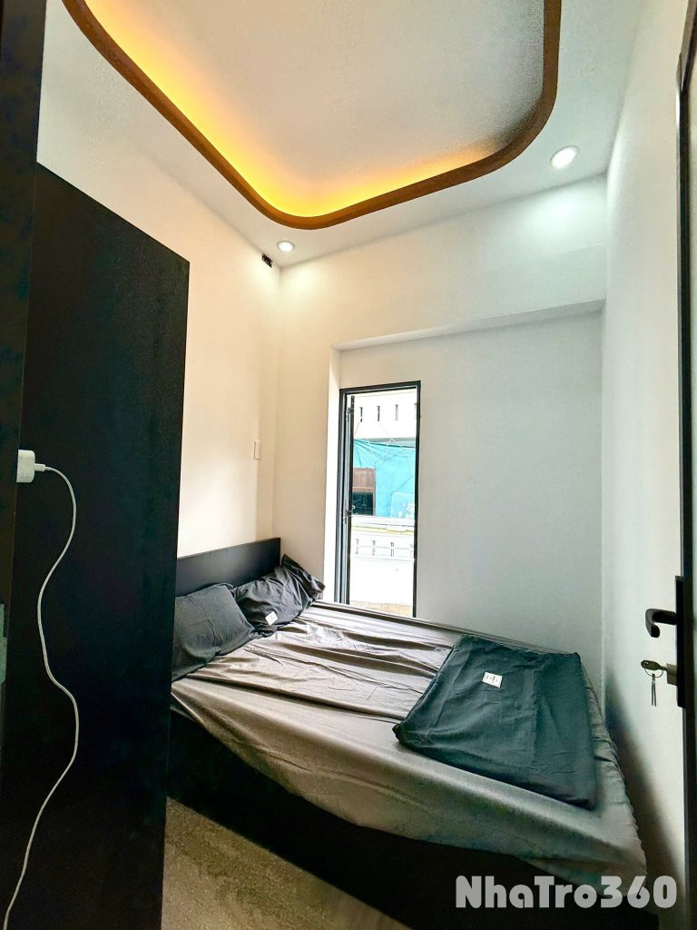 Căn hộ dịch vụ 2PN ban công đường 3/2 Q10 - gần Vạn Hạnh Mall, Vincom Plaza, Việt Nam Quốc Tự,...