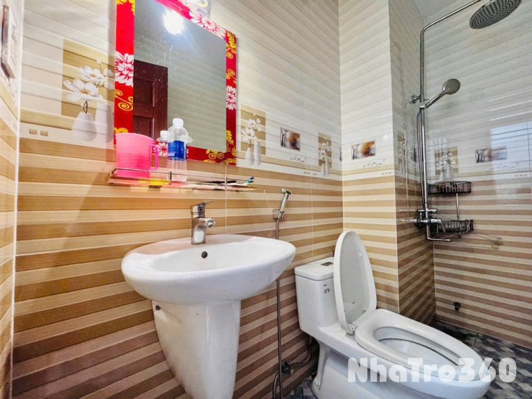 Studio rộng 35m2 ban công có thể làm văn phòng Q6