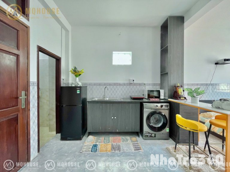 STUDIO BAN CÔNG FULL NT CÓ MGR GẦN ĐH TN&MT QTB