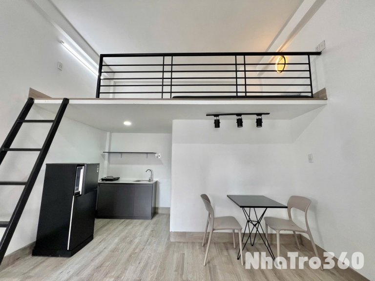 Cho thuê căn hộ Duplex có cửa sổ lớn gần sân bay