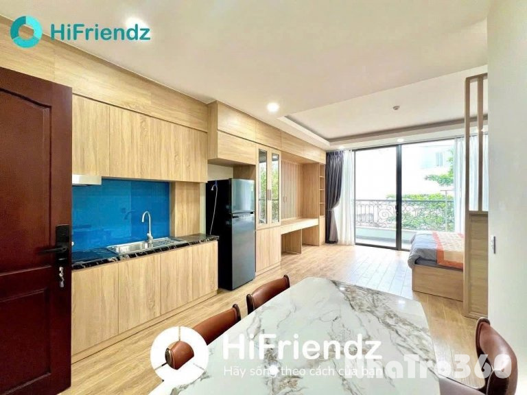 Cho thuê căn hộ này rộng 40m2 Quận 1 bancol Địa chỉ : Hoàng Sa Quận 1 khu vực Gần Dakao Bờ kè - Thuận tiện di chuyển các quận trung tâm như quận 1,3,10 - Căn hộ bancol sang xịn siêu thoáng - Toà nhà cao cấp, thang máy, full nội thất tiết kiệm điện - Ngay 