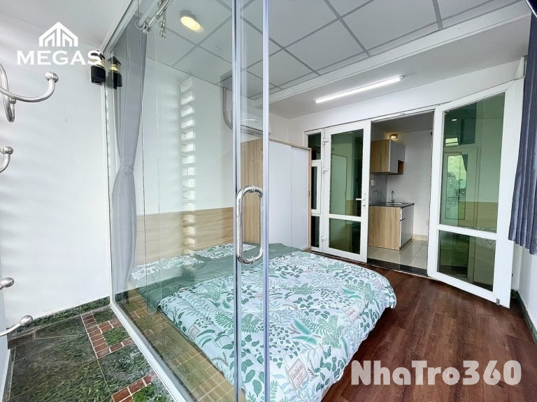 CĂN HỘ BAN CÔNG FULL NỘI THẤT QUẬN 1 GẦN CẦU HOÀNG HOA THÁM