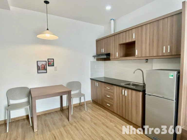 🏠 Studio ban công lớn - full nội thất mới toanh ở trung tâm quận 1. Gần ngay chợ Tân Định, ĐH Kinh tế UEH, ĐH Mở, công viên Lê Văn Tám,...