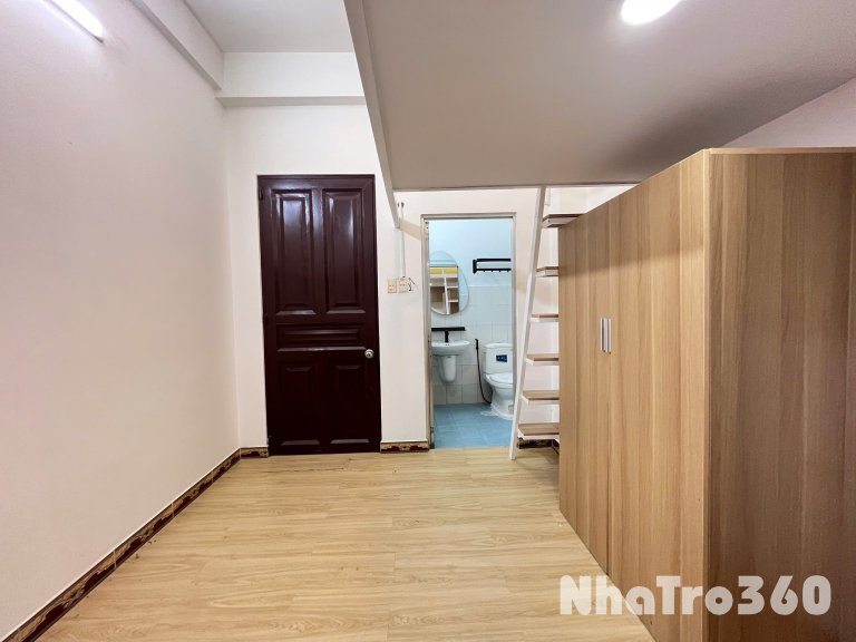 Cho thuê căn hộ duplex (có gác), Q10, đường 3/2, gần ĐH Kinh Tế, chợ Hồ Thị Kỷ, Vạn Hạnh Mall