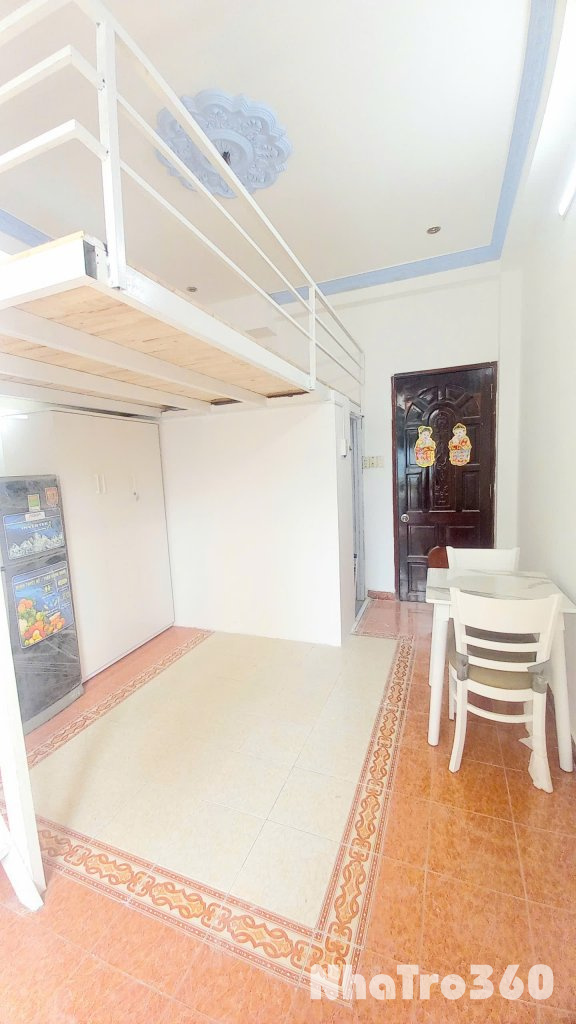 Cho thuê căn hộ Duplex (có gác), Q10, đường Nguyễn Tiểu La, gần ĐH Kinh Tế, chợ Hồ Thị Kỷ, Vạn Hạnh Mall