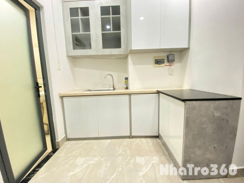 Studio ban công rộng, full nội thất – gần sân bay Tân Sơn Nhất & CV Hoàng Văn Thụ