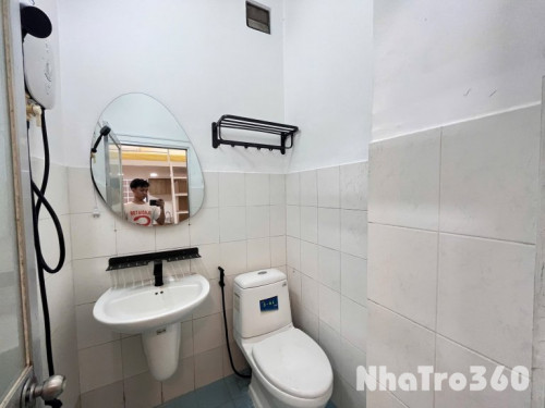 Cho thuê căn hộ duplex (có gác), Q10, đường 3/2, gần ĐH Kinh Tế, chợ Hồ Thị Kỷ, Vạn Hạnh Mall