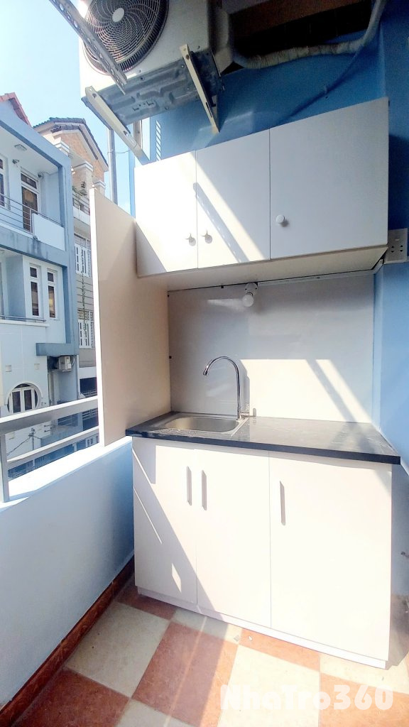 Cho thuê căn hộ Duplex (có gác), Q10, đường Nguyễn Tiểu La, gần ĐH Kinh Tế, chợ Hồ Thị Kỷ, Vạn Hạnh Mall