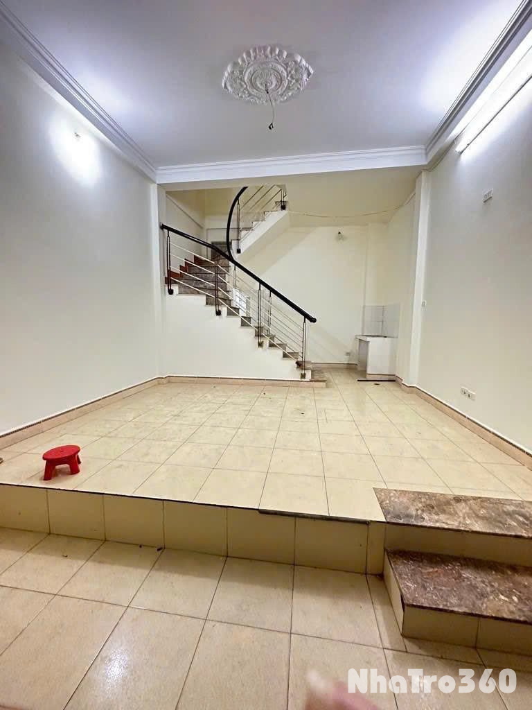 CHO THUÊ NHÀ NGUYÊN CĂN 3 TẦNG NGÕ 255/50 LĨNH NAM, HOÀNG MAI