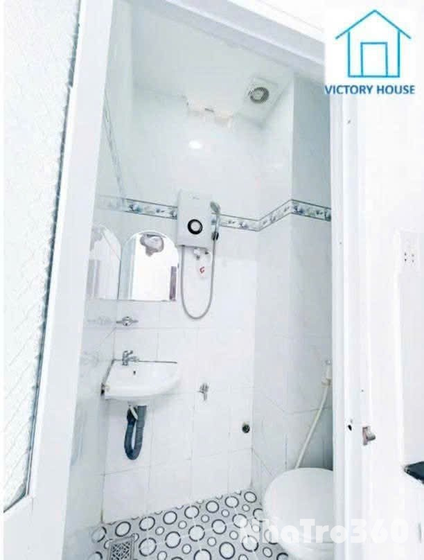 Cho thuê căn hộ dịch vụ full nội thất - cửa sổ thoáng Quận 1