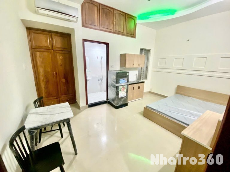 🏡 Khai trương căn hộ Q8, đường Số 9, gần ĐH Kinh Tế (CsB và CsN), CV Tạ Quang Bửu, cầu Chánh Hưng  🌟 Đầy đủ nội thất như hình 🚘 Tiện qua Q1, Q3, Q4, Q5, Q10 🔑 Giờ giấc tự do, khoá từ, PCCC 🎁 Có ưu đãi cho khách thuê dài hạn  📞 Liên hệ: 0794499929 (Zalo/Ca