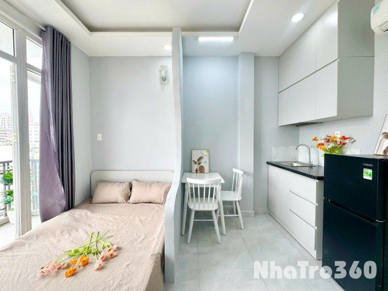 🏠 Căn hộ dịch vụ ban công lớn xịn xò - tách bếp - full nội thất quận 1.