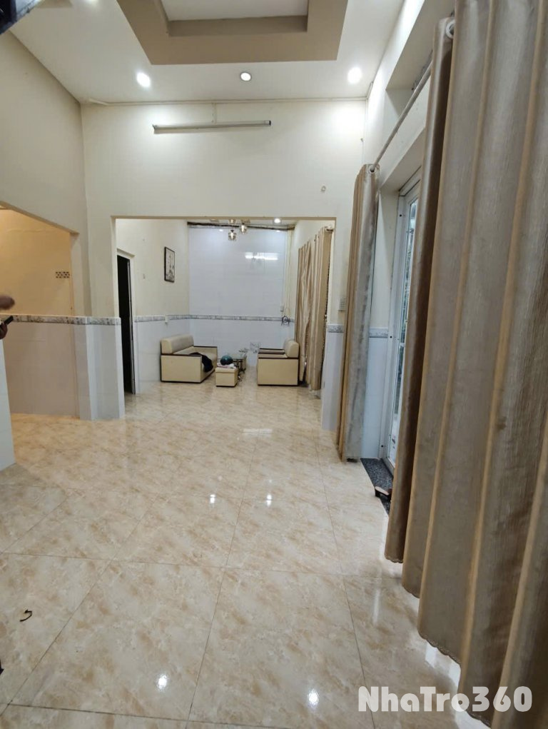 16 - CG: Nhà 6 triêụ 3 phòng ngủ gần Thành Uỷ Cần Thơ