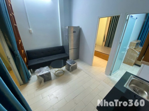 Căn 2PN ban công mới toanh, full nội thất ngay mặt tiền Tạ Quang Bửu quận 8. 