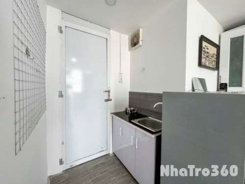 Cho thuê studio cửa sổ lớn, đầy đủ tiện nghi tại trung tâm quận 1. 