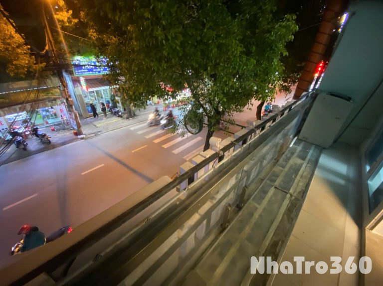 Căn 2PN ban công mới toanh, full nội thất ngay mặt tiền Tạ Quang Bửu quận 8. 