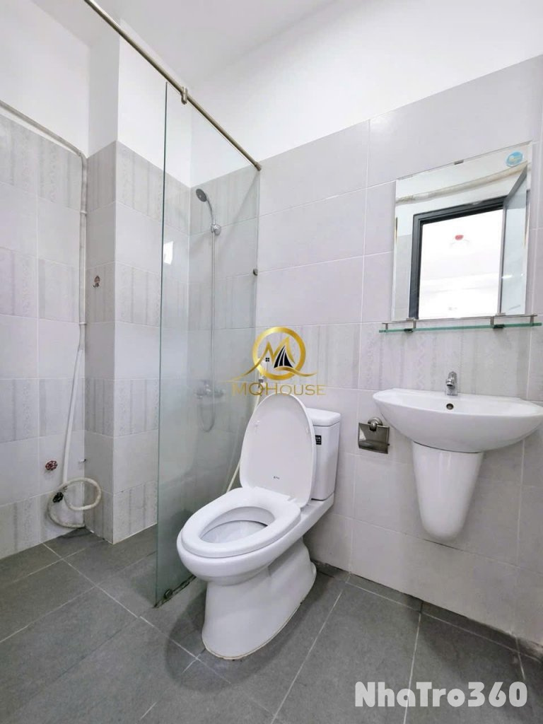 Cho thuê studio cửa sổ lớn, đầy đủ tiện nghi tại trung tâm quận 1.