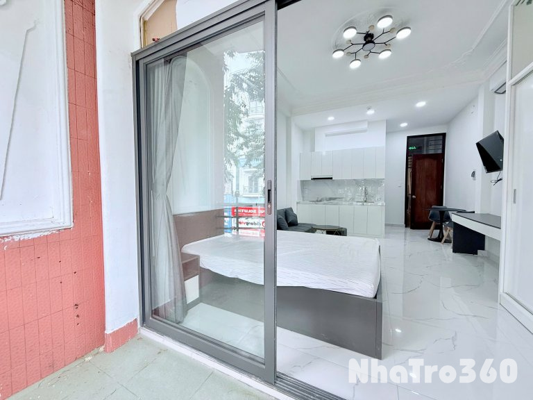 Cho thuê căn hộ ban công Q4, đường Khánh Hội, gần ĐH Luật, ĐH Nguyễn Tất Thành, chợ Xóm Chiếu