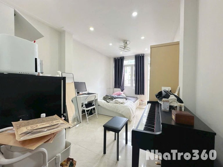 Studio ban công lớn - máy giặt riêng quận 10. Gần ĐH Bách Khoa, ĐH Huflit, ĐH Ki Studio ban công lớn - máy giặt riêng quận 10.