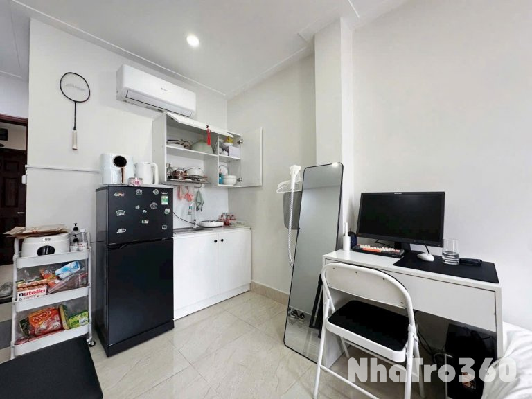 Studio ban công lớn - máy giặt riêng quận 10. Gần ĐH Bách Khoa, ĐH Huflit, ĐH Ki Studio ban công lớn - máy giặt riêng quận 10.