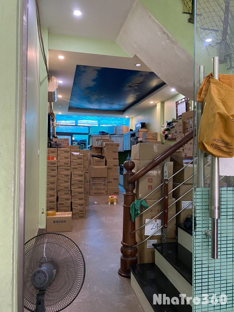 Cho thuê nhà riêng 3 tầng có gara oto