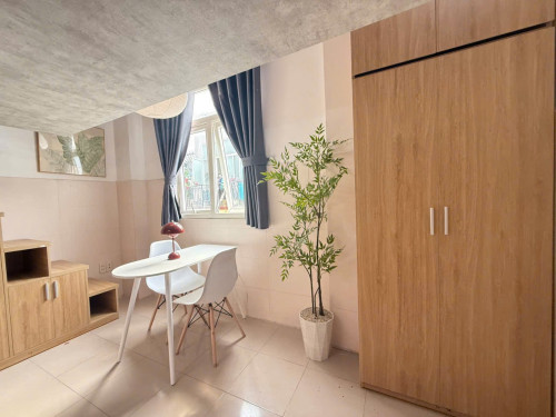 Cho thuê căn hộ Duplex (có gác), Q1, Đường Nguyễn Trãi, gần ĐH Văn Lang, ĐH Sài Gòn, CV 23/9