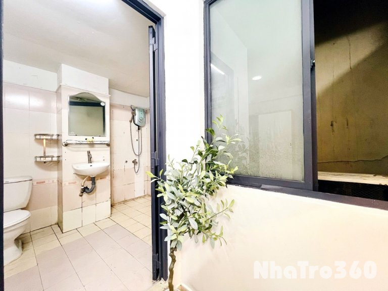 Full nội thất, tự do, giá rẻ, cửa sổ trời