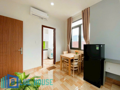 Phòng Full nội thất, ban công, tách bếp, máy giặt riêng giá chỉ từ 4tr8 không giới hạn người ở