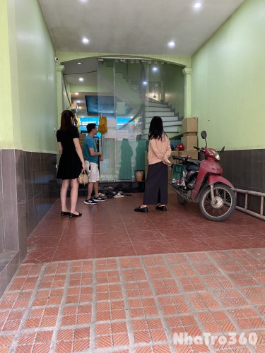 Cho thuê nhà riêng 3 tầng có gara oto