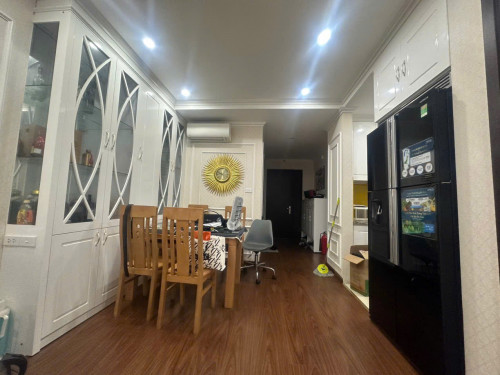 Cho thuê căn hộ chung cư Tầng 11 Nguyễn Trãi, 75m2, 2 ngủ, 2 vệ sinh, 15 Triệu