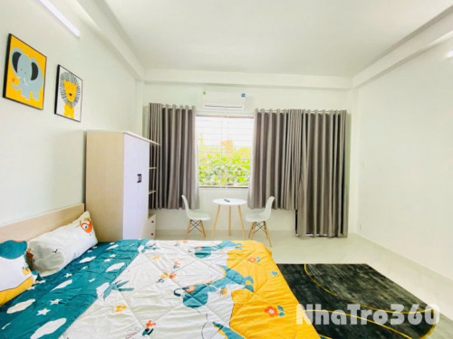 Cho thuê căn ban công lớn - full nội thất Lý Thường Kiệt quận 10.