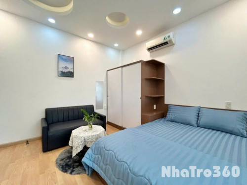 Căn hộ một phòng ngủ, có ban công, cửa sổ, TB