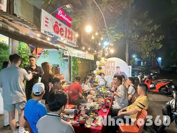 CHÍNH CHỦ SANG NHƯỢNG QUÁN ỐC Địa chỉ: Mặt tiền đường 15B, Quận 7, đối diện Chung cư Viva Plaza.