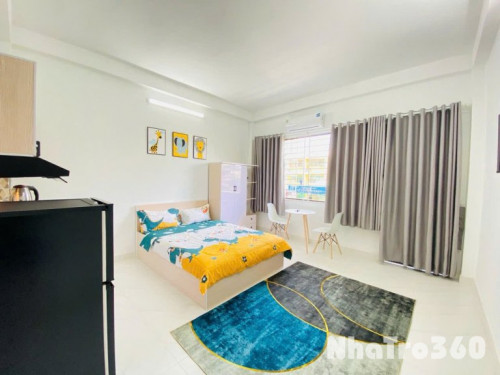 Cho thuê căn ban công lớn - full nội thất Lý Thường Kiệt quận 10.