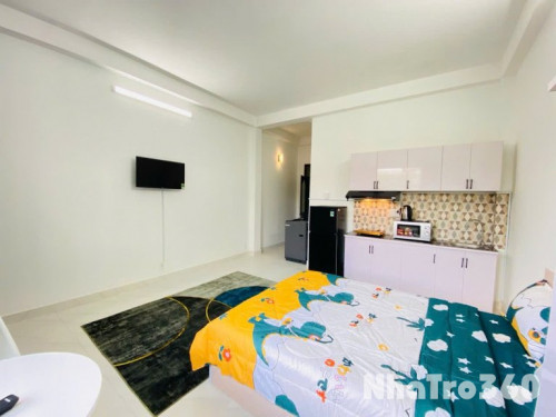 Cho thuê căn ban công lớn - full nội thất Lý Thường Kiệt quận 10.