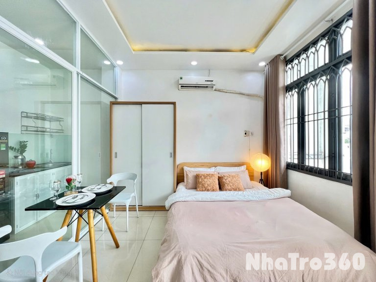Căn hộ dịch vụ 1PN có ban công rộng, máy giặt riêng – full nội thất cao cấp tại quận 10