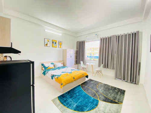 Cho thuê căn ban công lớn - full nội thất Lý Thường Kiệt quận 10.